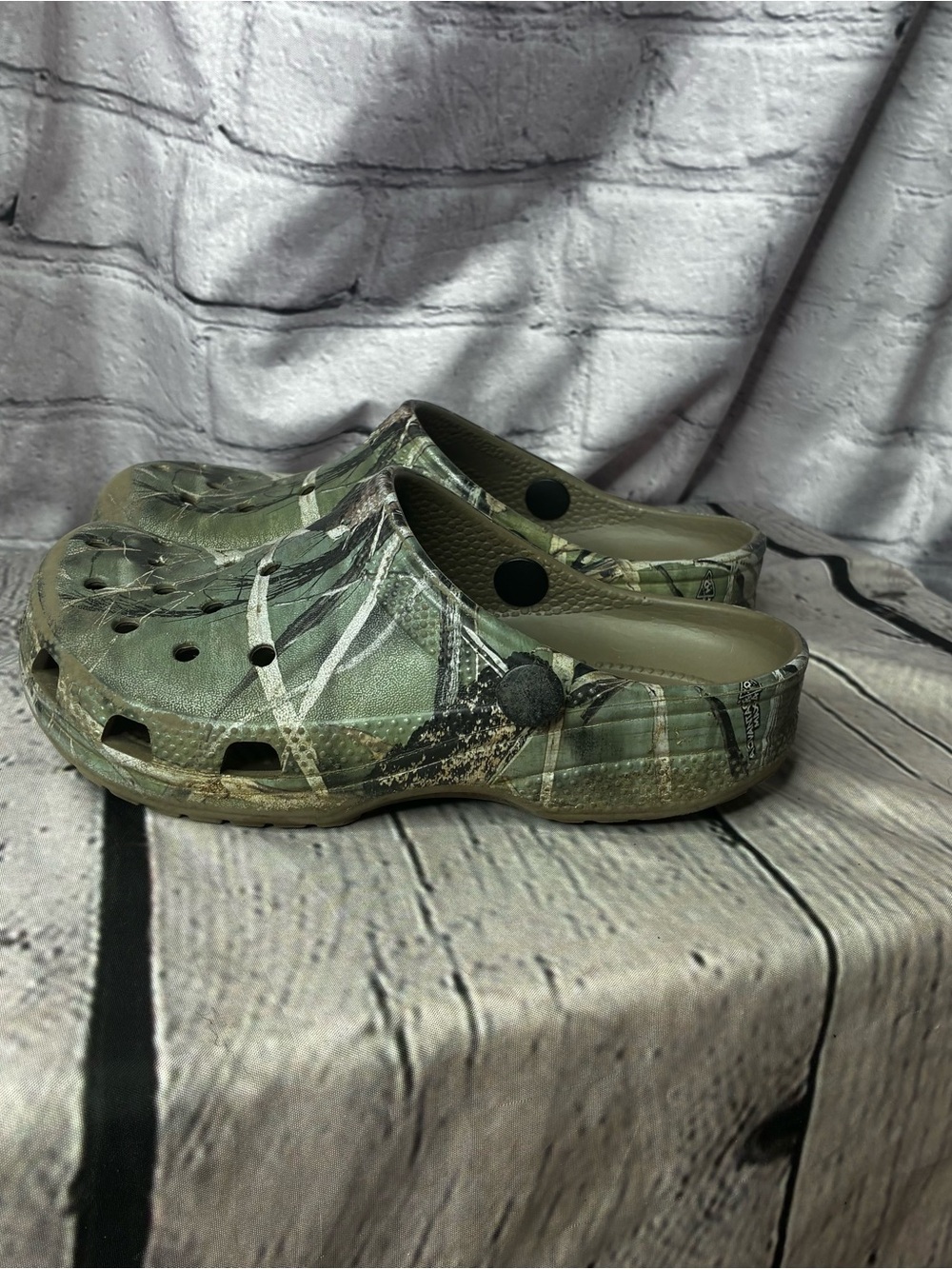 5/$20 Crocs Junior Camo Hunting Fishing Outdoor Casual Slip On Clogs Sz 1 AS IS